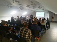 Održan je sastanak projektnog tima sa kandidatima/kinjama za program osposobljavanja za &quot;zaštitare&quot; i &quot;njegovateljice&quot;
